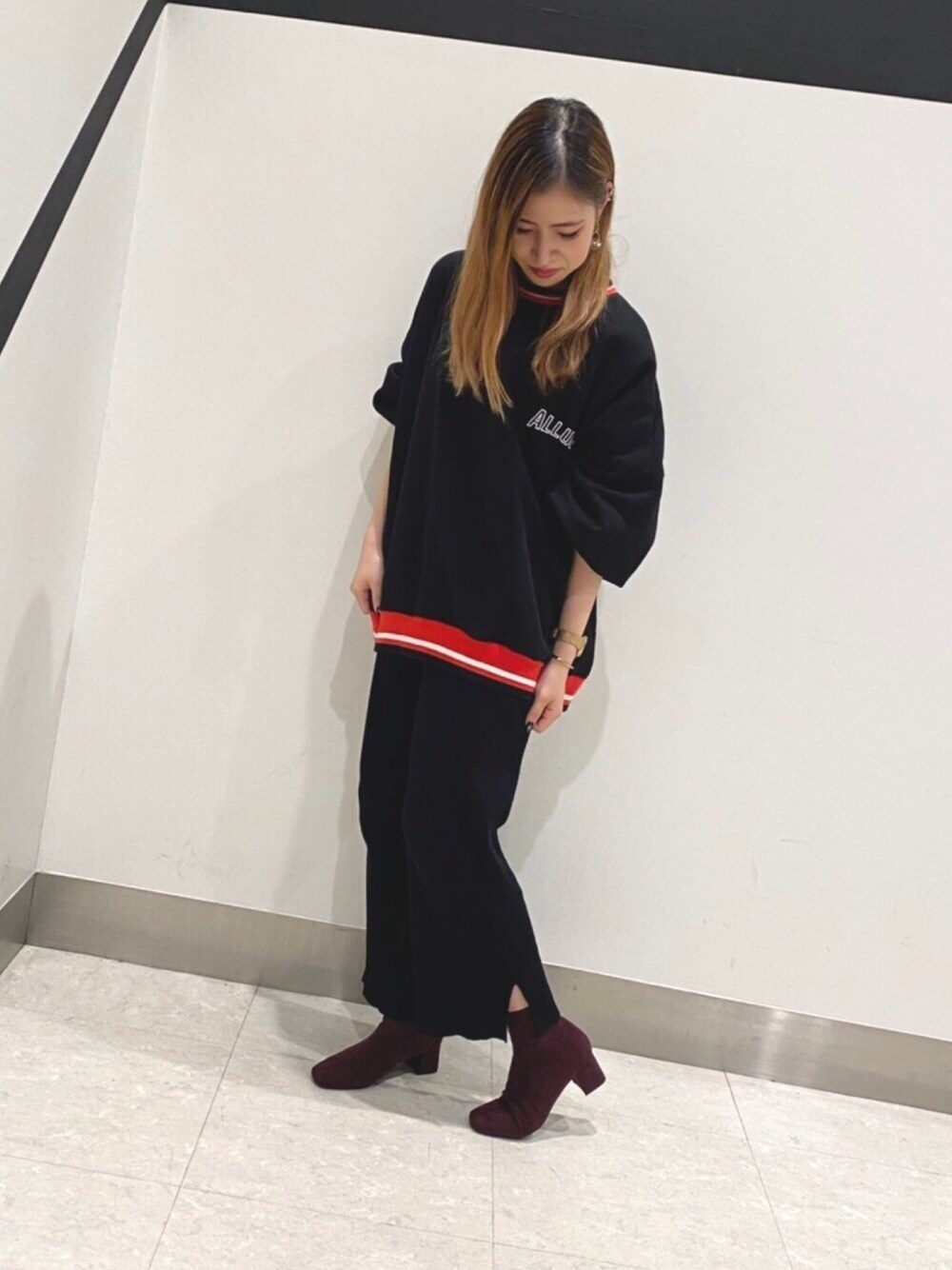 「オリエンタルトラフィック、1409、ストレッチブーツ、大人カジュアル、リブパンツ、秋冬コーデ、スクエアトゥ」｜「ORiental TRafficのスクエアトゥストレッチブーツ/1409（ブーツ、レッド系）」を使った、ORientalTRaffic 京阪モール店さん（レディース・156cm）の冬コーディネートの1枚目の写真