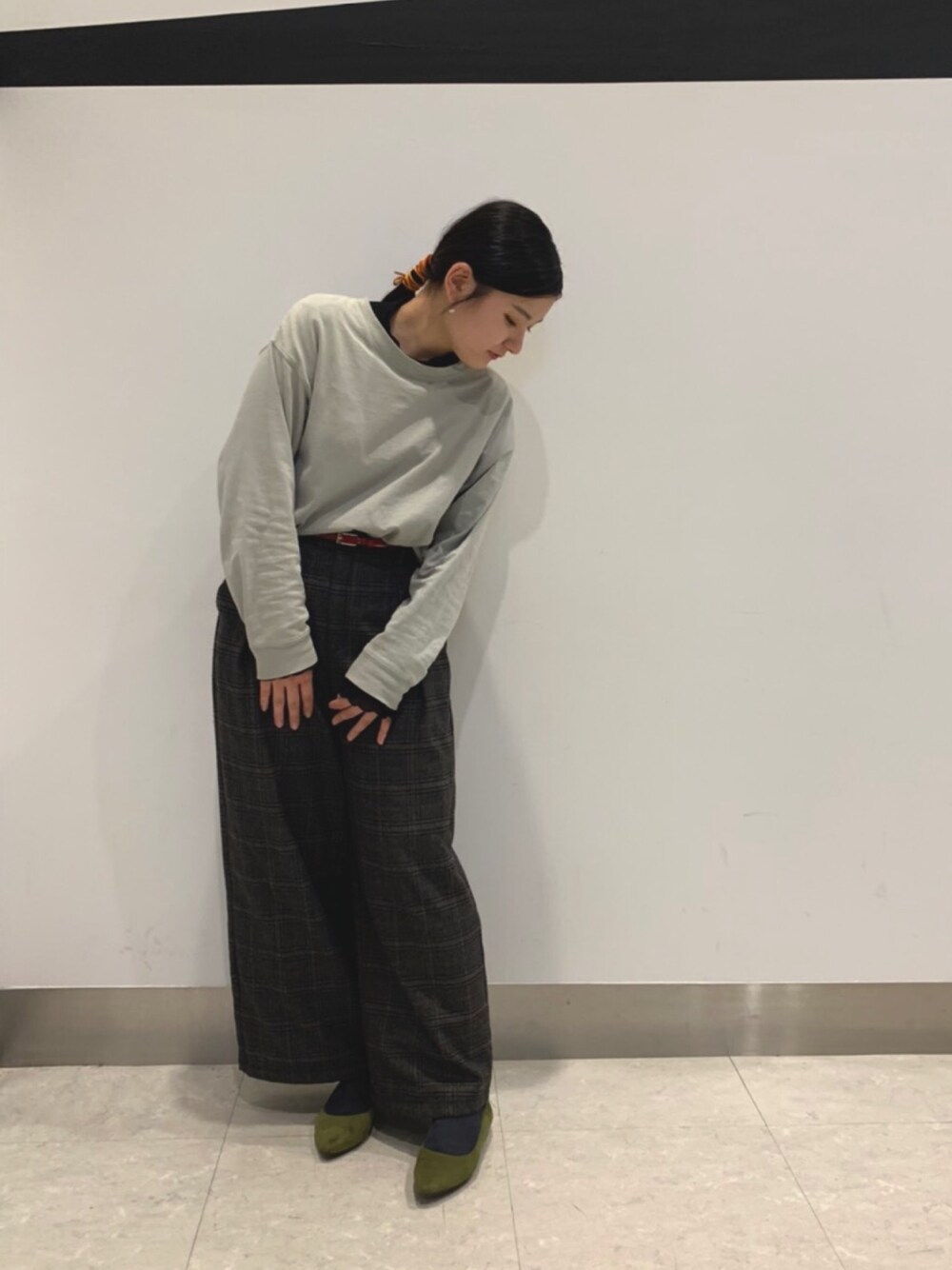 「1315、カジュアル、シンプル、秋のコーデ、オトナカジュアル、ootd、オリエンタルトラフィック、パンプス」｜「ORiental TRafficの【2020AW新作】スエード切替フラットパンプス/1315（パンプス、グリーン系）」を使った、ORientalTRaffic 京阪モール店さん（レディース・156cm）の冬コーディネートの1枚目の写真