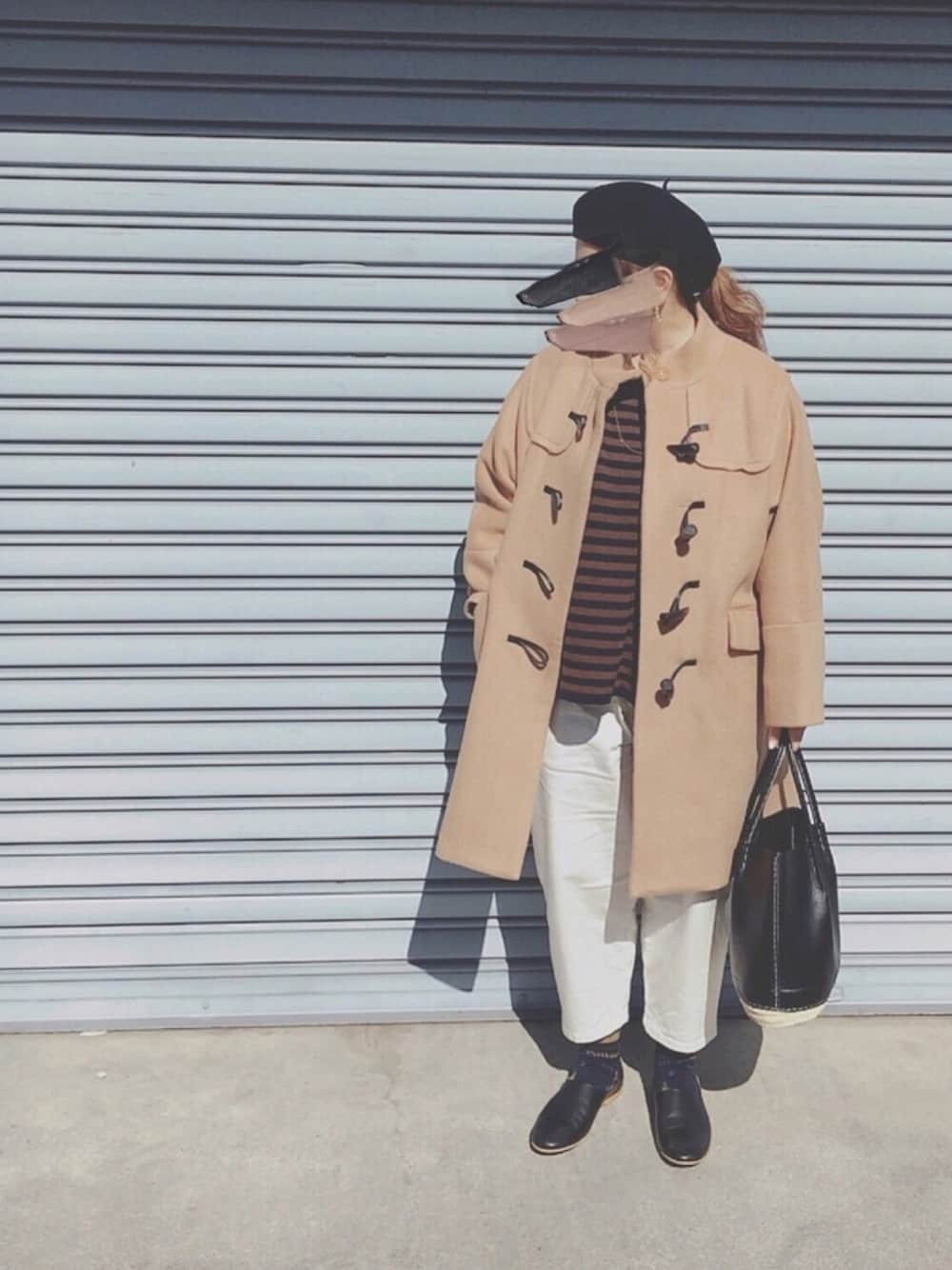 「IL BISONTE、ベレー帽、かぐれ、ダッフルコート、nest robe、ボーダーニット、ワランワヤン、que shoes」｜「IL BISONTEのIL BISONTE / BERET（ハンチング/ベレー帽、ブルー系）」を使った、ぴーたさん（レディース・155cm）の冬コーディネートの1枚目の写真