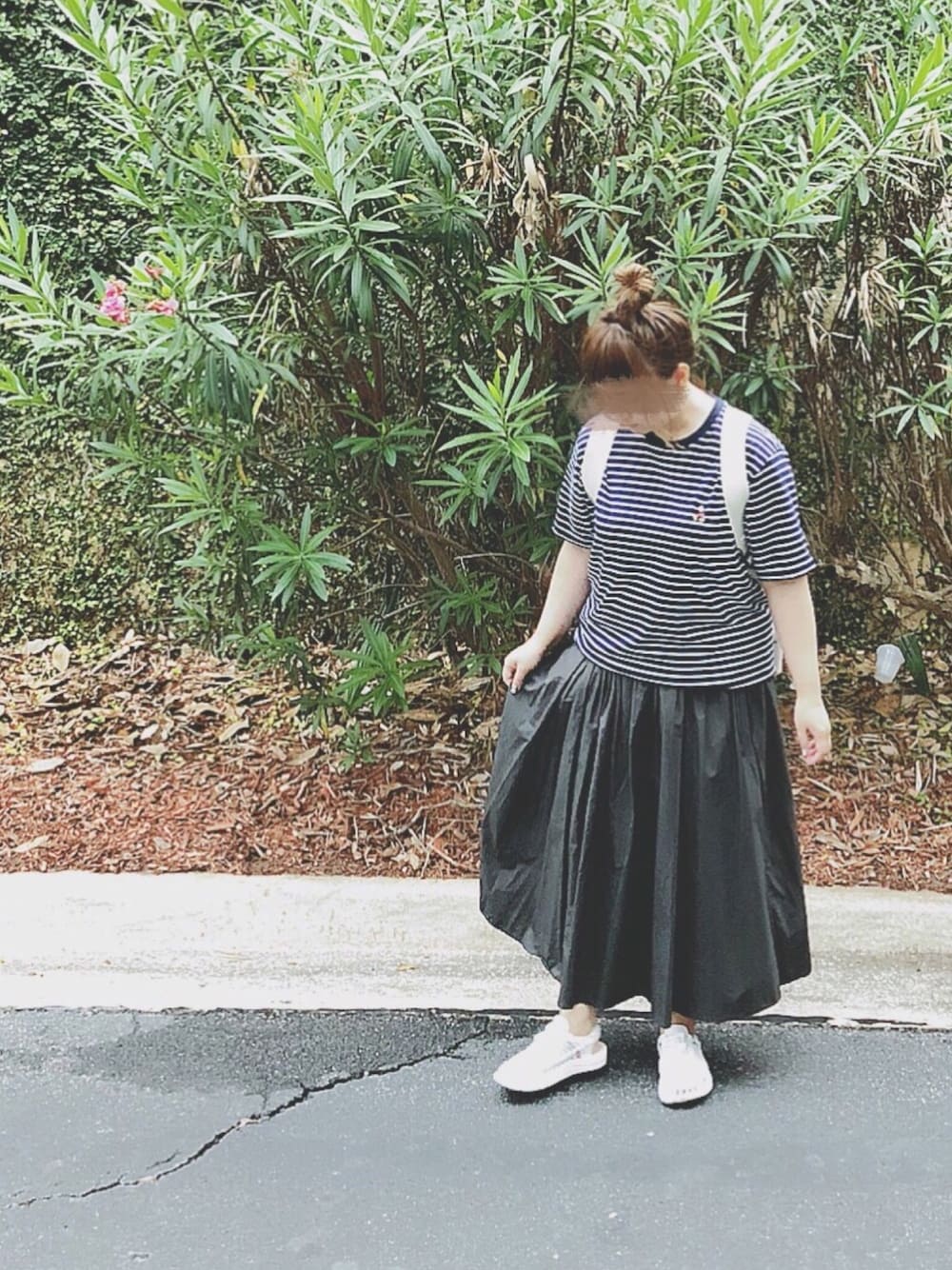 「カジュアルコーデ、ナチュラルスタイル、ミッキーT、ギャザースカート、UNIQLO、keen、MHL.、ichi」｜「UNIQLOのアイテム（Tシャツ/カットソー、ブルー系）」を使った、ぴーたさん（レディース・155cm）の夏コーディネートの1枚目の写真