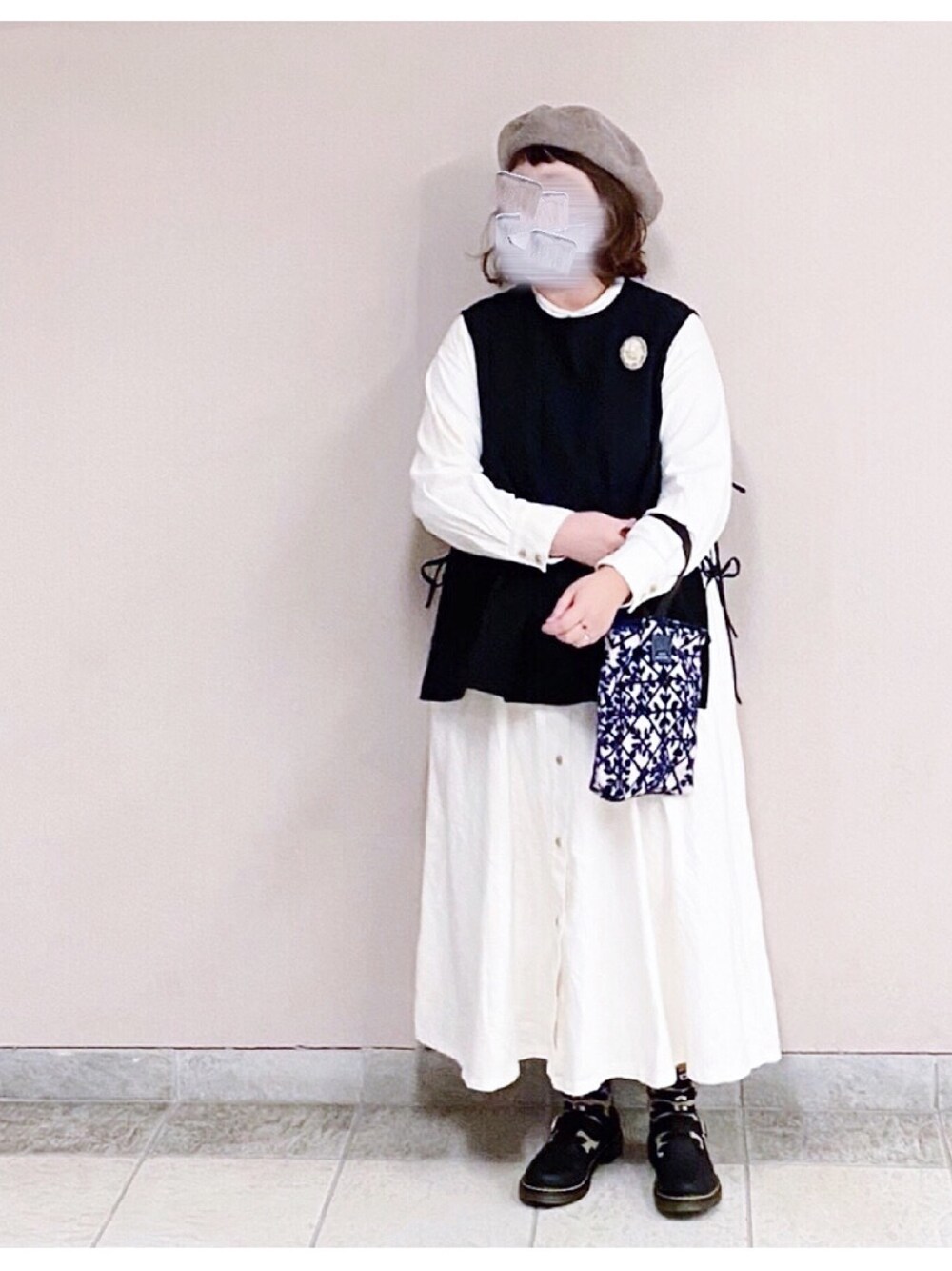 「大人カジュアル、秋コーデ、studio clip、minaperhonen、TANDEY、marimekko、ナチュラルスタイル、ナチュラルカジュアル、ナチュラルコーデ」｜「studio CLIPの《kazumiさんコラボ》裾揺れロングワンピース（ワンピース、ホワイト系）」を使った、ぴーたさん（レディース・155cm）の秋コーディネートの1枚目の写真