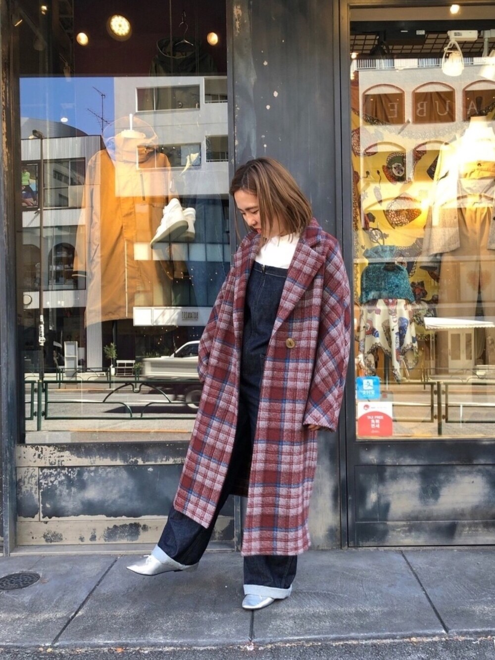 「大人カジュアル、カジュアルコーデ、サロペット、チェック、チェック柄に恋してる、スタッフセンバツ、Johnbull Private labo、johnbull、ジョンブル　プライベート　ラボ(Johnbull Private labo)、ジョンブル」｜「ALYSIのアイテム（ジャケット/アウター、レッド系）」を使った、rik@さん（レディース・157cm）の秋コーディネートの1枚目の写真