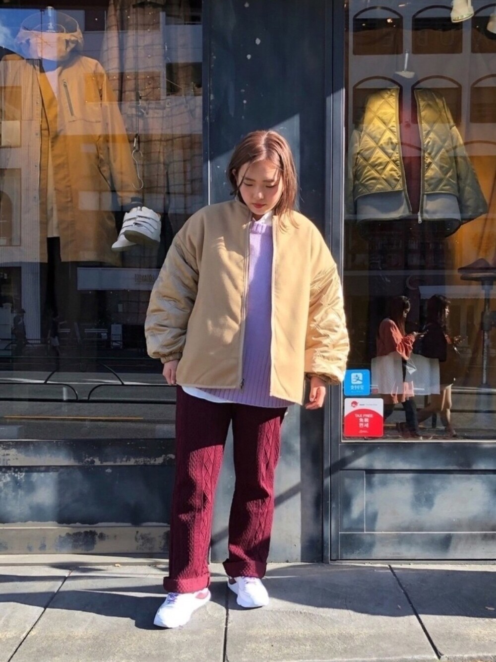 「カジュアルコーデ、オーバーサイズ、キルティング、ダッドスニーカー、スタッフセンバツ、やっぱりストリートが好き、Johnbull Private labo、johnbull、ジョンブル　プライベート　ラボ(Johnbull Private labo)、ジョンブル」｜「Johnbullのキルティングリバーシブルブルゾン（ミリタリージャケット、ベージュ系）」を使った、rik@さん（レディース・157cm）の秋コーディネートの1枚目の写真