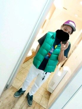 Columbia コロンビア のダウンベスト グリーン系 を使った人気ファッションコーディネート Wear