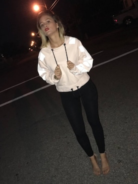 「Ivy Park（アイビーパーク）のアイテム」を使った、Marian Alvarezさん（レディース・160cm）の夏コーディネート