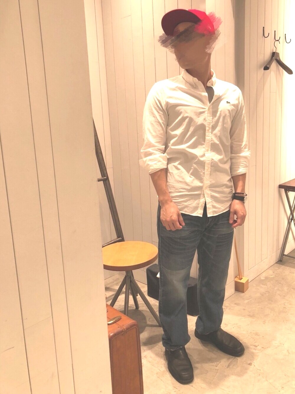 「休日スタイル、デニム、白シャツ、大人カジュアル、大人コーデ」｜「Johnbull Private laboのアイテム（デニムパンツ、ブルー系）」を使った、鐵丸（てつまる）さん（メンズ・170cm）の夏コーディネートの1枚目の写真