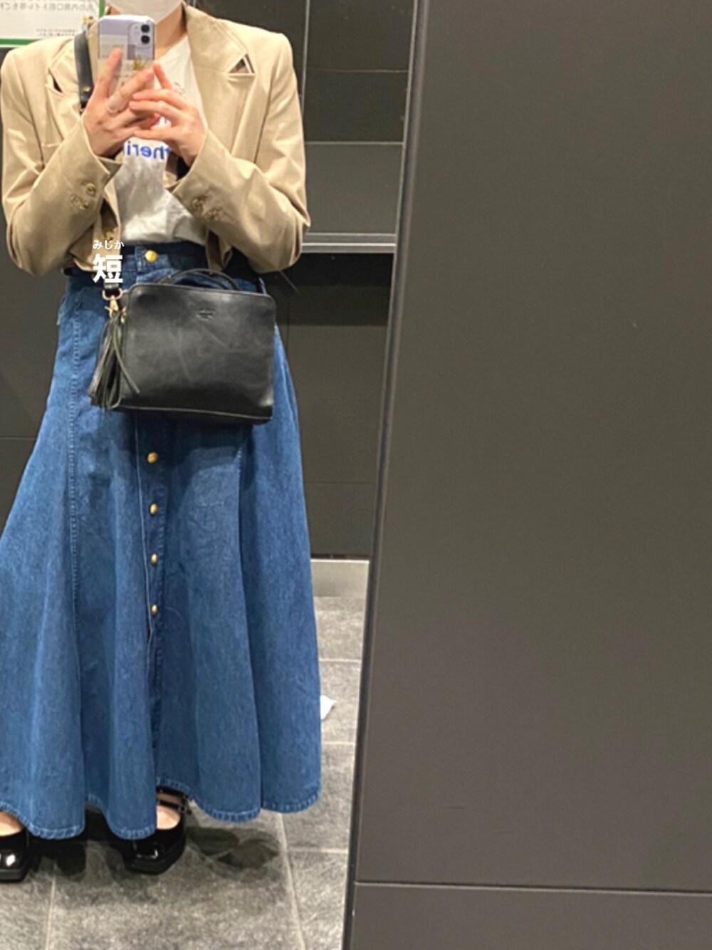 ZARAのテーラードジャケットを使った「クロップド丈」の人気