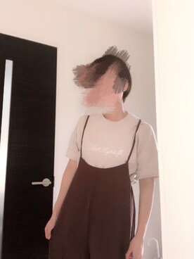 「しまむら（シマムラ）のアイテム（Tシャツ/カットソー、ベージュ系）」を使った、akiさん（レディース）の夏コーディネート