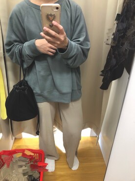 「H&M（エイチ・アンド・エム）のアイテム（スウェット、グリーン系）」を使った、akiさん（レディース）の秋コーディネート