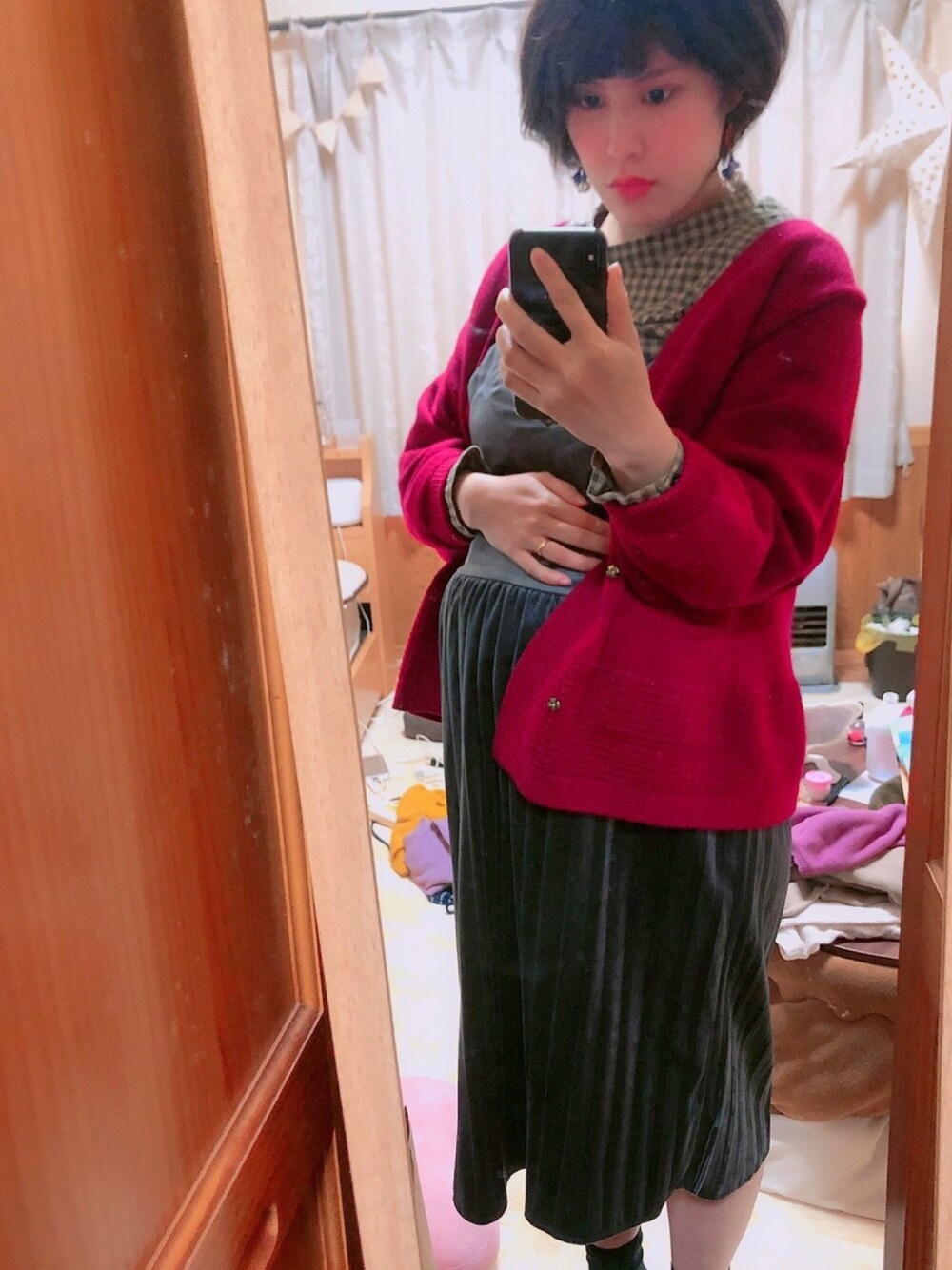 「妊婦、臨月、妊婦コーデ」｜「SUN VALLEYのアイテム（シャツ/ブラウス、イエロー系）」を使った、みーさん（レディース・160cm）の冬コーディネートの1枚目の写真