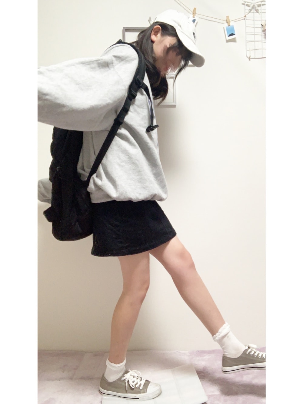 「春、プチプラコーデ、スウェット、古着、古着女子、古着MIX、高校生、スウェット×スカート、ビックシルエット、学校」｜「sevensのアイテム（スウェット、グレー系）」を使った、まるちゃんさん（レディース・163cm）の春コーディネートの1枚目の写真