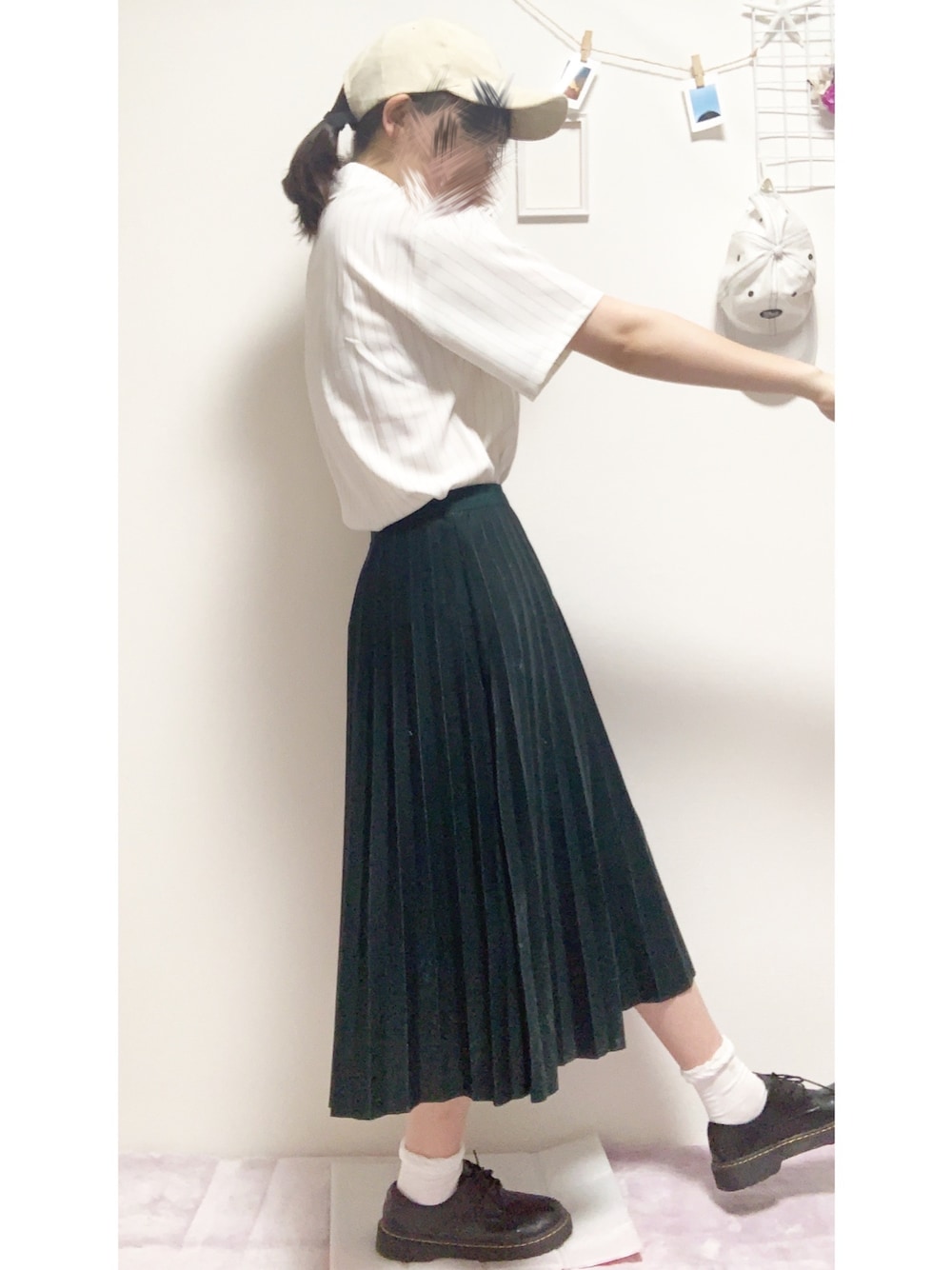 「シンプルコーデ、春夏コーデ、プリーツスカート、シャツスタイル、高校生、JK、いいね、save、フォローお願いします🤑、プチプラ」｜「XOXOのアイテム（スカート、グリーン系）」を使った、まるちゃんさん（レディース・163cm）の春コーディネートの1枚目の写真