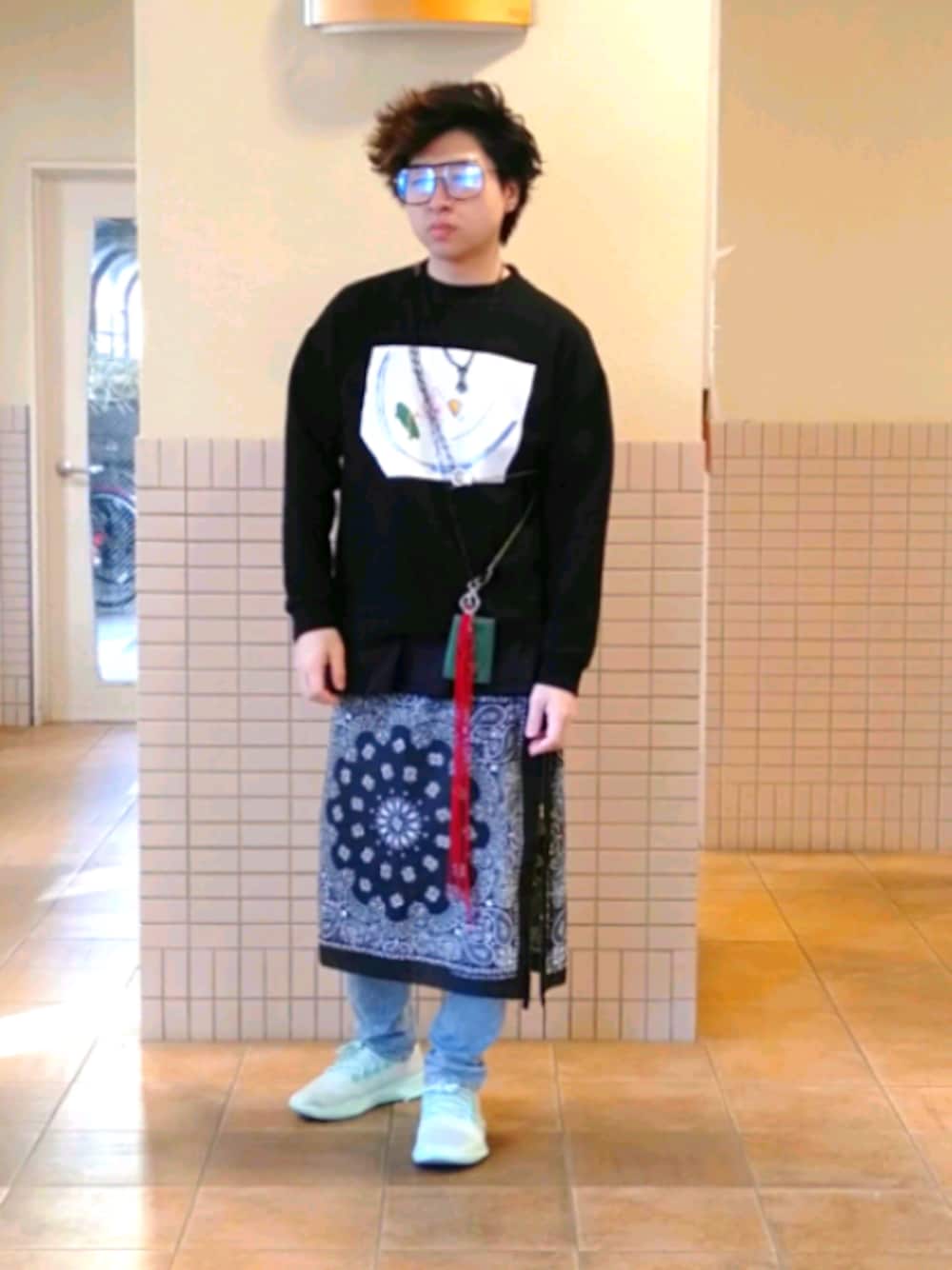 「あけましておめでとうございます！、おしゃれさんと繋がりたい、プチプラ、オトナカジュアル、UNIQLO、GU、きれいめカジュアル、ootd、ベージュ、ワントーンコーデ」｜「Plan Cのアイテム（スウェット、ブラック系）」を使った、1030さん（メンズ・176cm）の冬コーディネートの1枚目の写真