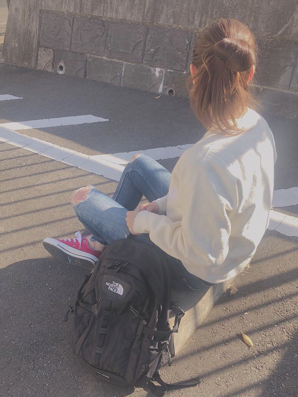 「カジュアル、スウェット」｜「ZARAのアイテム（デニムパンツ、ブルー系）」を使った、latte.さん（レディース・163cm）の冬コーディネートの1枚目の写真