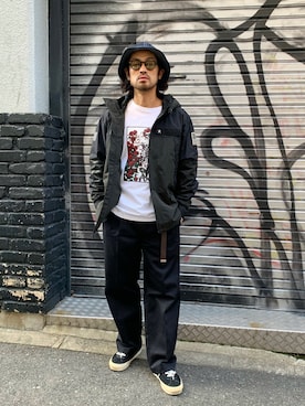 「SCHOTT」｜「アイテム（マウンテンパーカー）」を使った、ishizawaさん（メンズ・172cm）の冬コーディネート