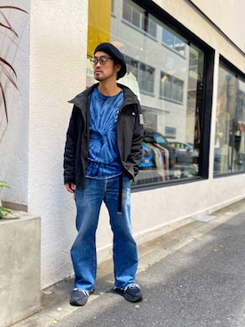 「SCHOTT」｜「アイテム（マウンテンパーカー）」を使った、ishizawaさん（メンズ・172cm）の春コーディネート