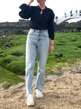 「ZARA（ザラ）のアイテム（デニムパンツ、ブルー系）」を使った、TJ Hsuさん（レディース・161cm）の冬コーディネート