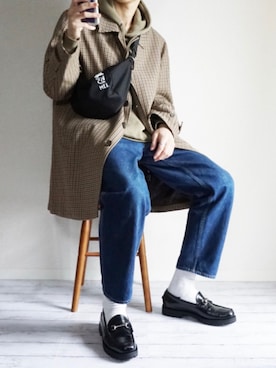 「ビットローファー」｜「アイテム（ステンカラーコート）」を使った、isseiさん（メンズ・180cm）の春コーディネート