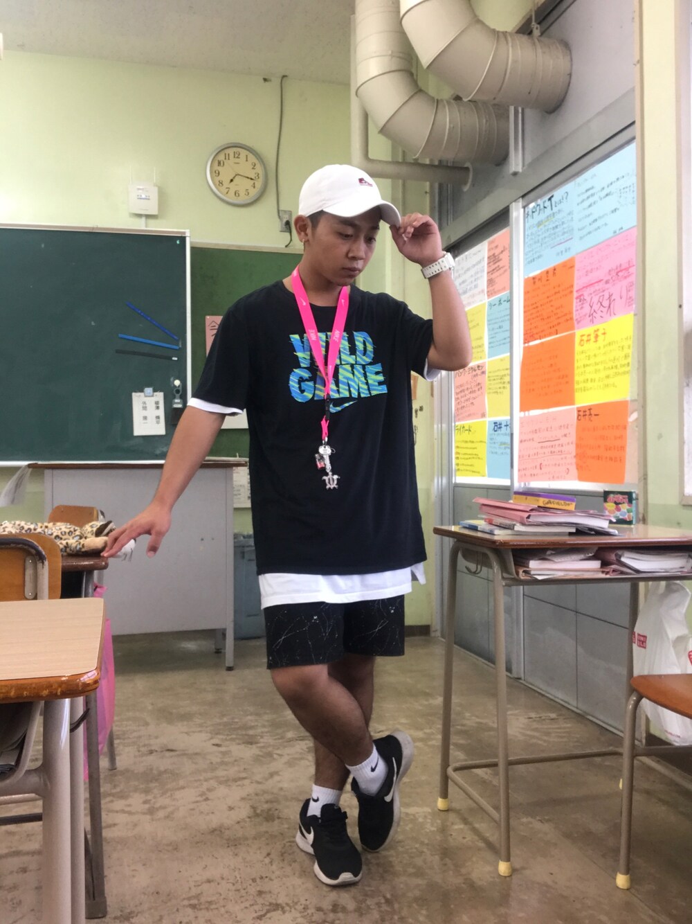 「NIKEのアイテム（キーケース/キーアクセサリー、ピンク系）」を使った、89 aka CCWさん（メンズ・160cm）の秋コーディネートの1枚目の写真