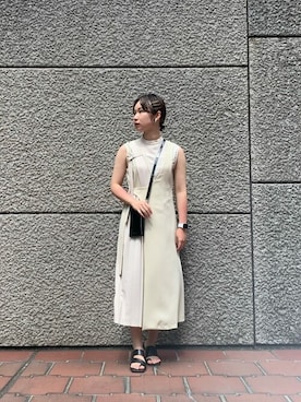 「UNITED TOKYO（ユナイテッドトウキョウ）のアシメクロス リネンリライク レイヤードワンピース（ワンピース、ベージュ系）」を使った、Yukiko Fukudaさん（レディース・155cm）の夏コーディネート