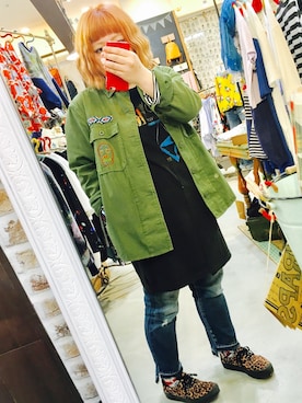 「寒い」｜「アイテム（ミリタリージャケット）」を使った、Erikids.さん（レディース・150cm）の春コーディネート