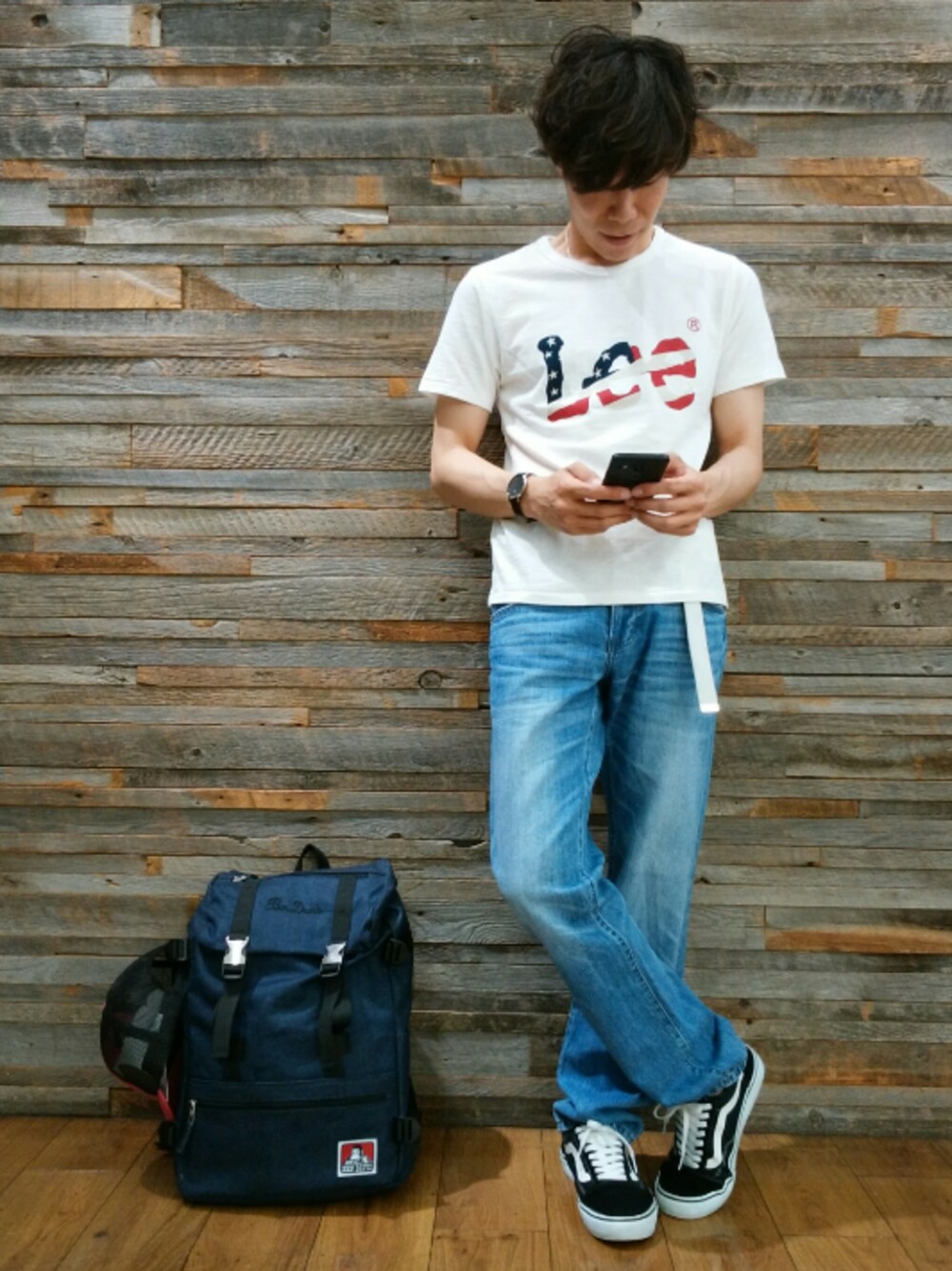 「シンプル、アメカジ」｜「LeeのLeeロゴ国旗柄　プリントＴシャツ（Tシャツ/カットソー、ホワイト系）」を使った、YU-KINさん（メンズ・170cm）の夏コーディネートの1枚目の写真