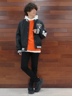 「黒スキニー」｜「アイテム（スタジャン）」を使った、YU-KINさん（メンズ・170cm）の春コーディネート