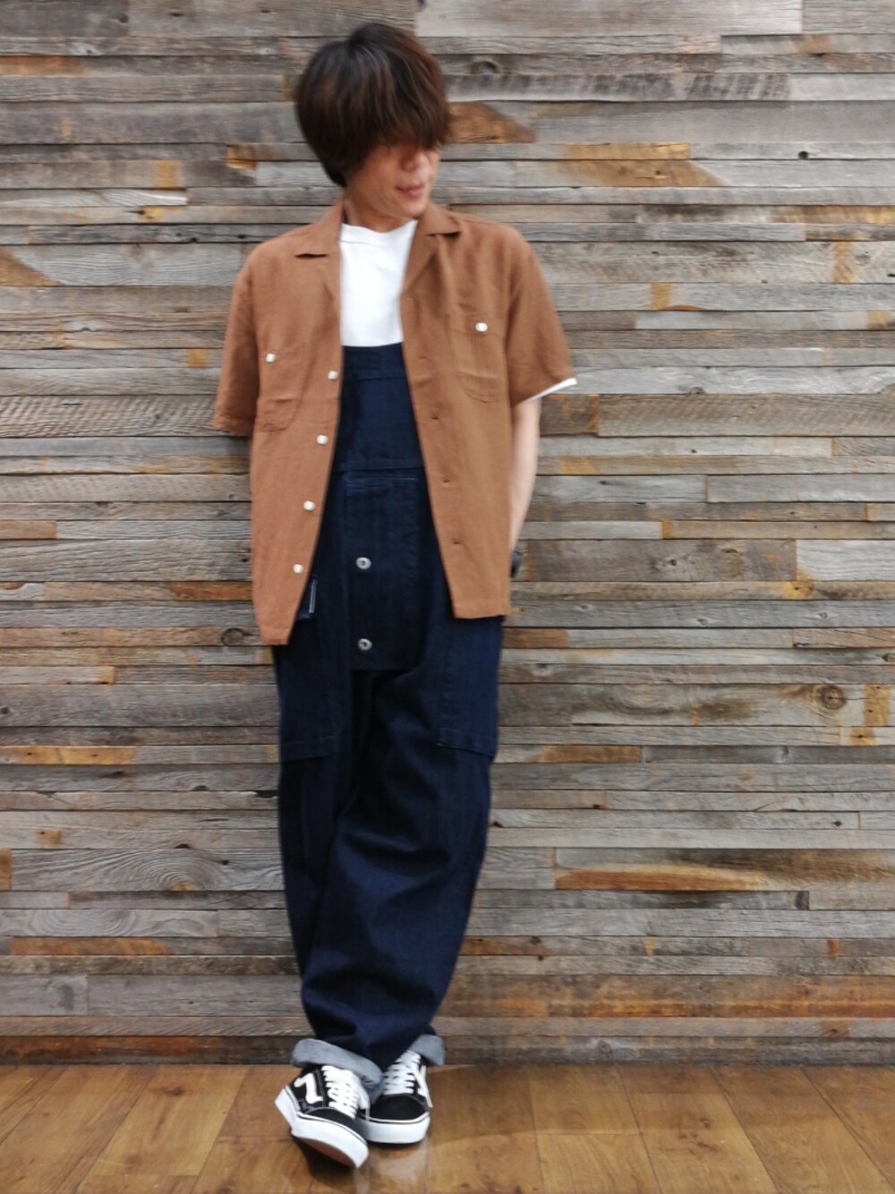 「シャツ好き集まれ、シンプルコーデ、カジュアルコーデ、デッキパンツ、オープンカラーシャツ」｜「VANSのVANS ヴァンズ VN-0D3HY28 OLD SKOOL BLACK（スニーカー、ブラック系）」を使った、YU-KINさん（メンズ・170cm）の夏コーディネートの1枚目の写真