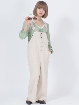 「Dickies（ディッキーズ）のアイテム（オールインワン・サロペット）」を使った、Salong hameu  Womenさん（レディース・165cm）の春コーディネート
