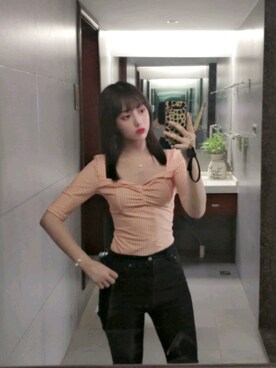 「Verybrain（ベリーブレイン）のアイテム（トップス）」を使った、狐さん（レディース・163cm）の春コーディネート