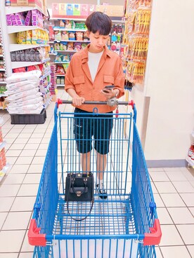 「VANS（バンズ）のアイテム（スニーカー、ブラック系）」を使った、Effi Chengさん（レディース）の秋コーディネート