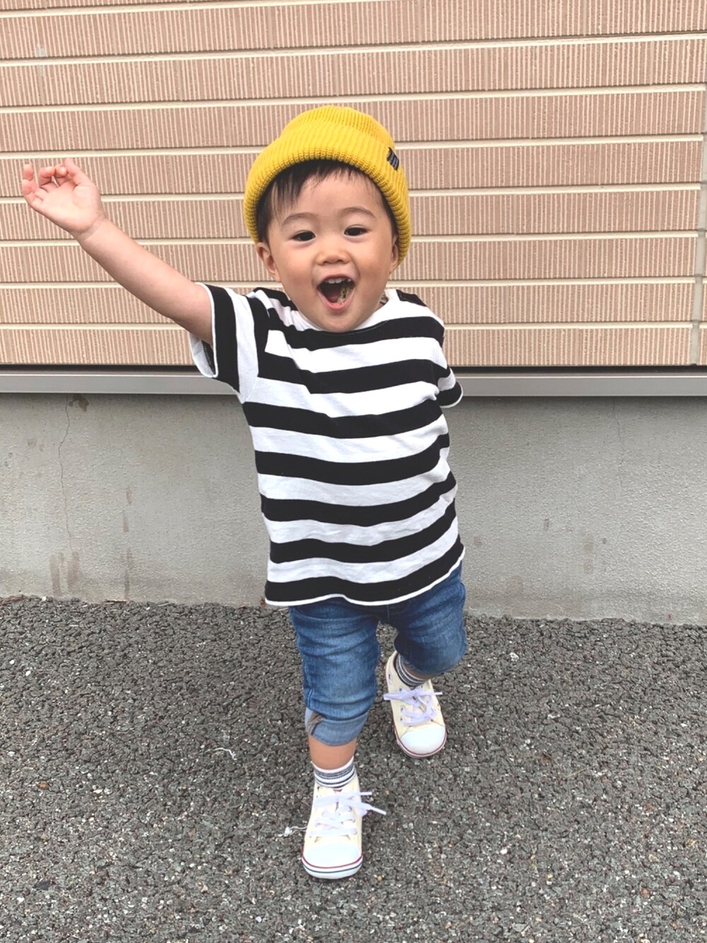 「男の子コーデ、おしゃれさんと繋がりたい、男の子、1歳、キッズファッション、キッズコーデ」｜「UNIQLOのアイテム（Tシャツ/カットソー、その他）」を使った、KIRA☆REIさん（キッズ・80cm）の秋コーディネートの1枚目の写真