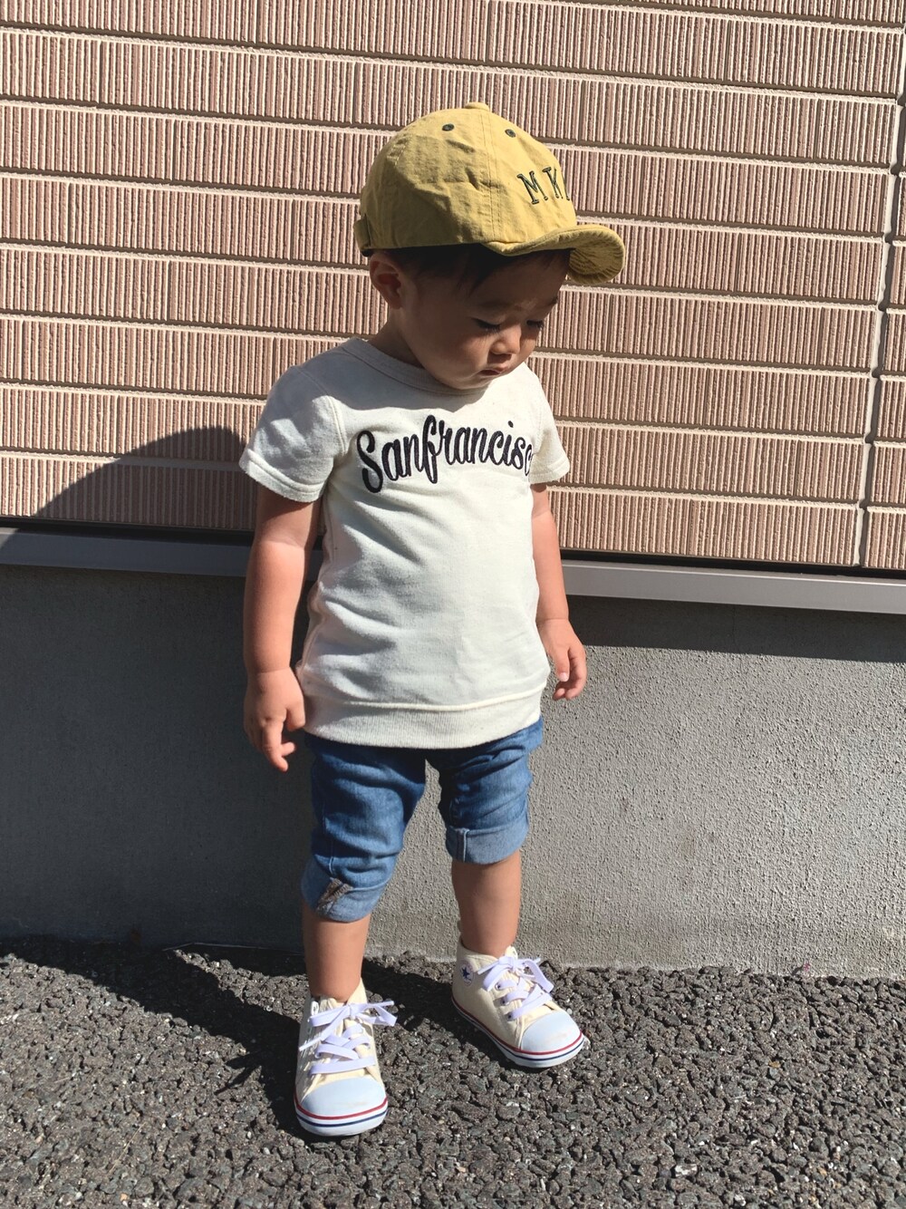 「キッズコーデ、キッズファッション、1歳、1歳6ヶ月、男の子、男の子コーデ、おしゃれさんと繋がりたい、カジュアルコーデ」｜「Birthdayのアイテム（Tシャツ/カットソー、ホワイト系）」を使った、KIRA☆REIさん（キッズ・80cm）の秋コーディネートの1枚目の写真