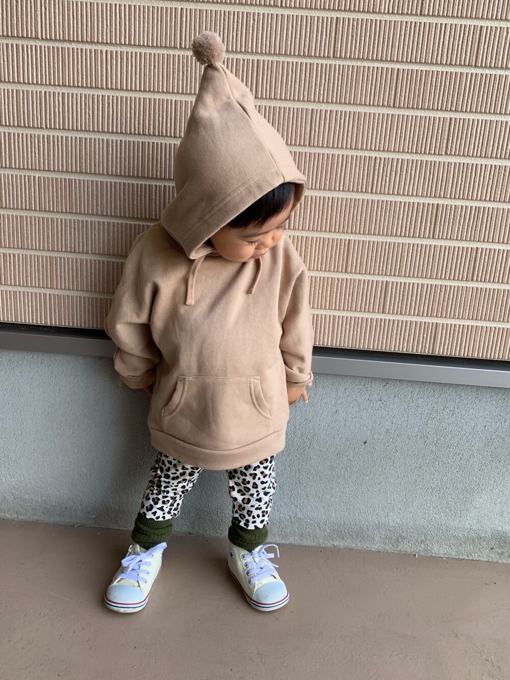 「キッズコーデ、キッズファッション、息子コーデ、おしゃれさんと繋がりたい、1歳、1歳半、息子、カジュアルコ－デ」｜「Birthdayのアイテム（パーカー、ベージュ系）」を使った、KIRA☆REIさん（キッズ・80cm）の秋コーディネートの1枚目の写真
