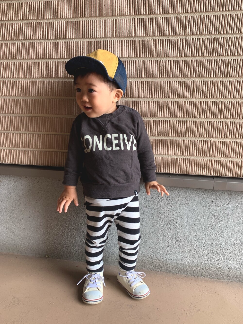 「キッズファッション、キッズコーデ、1歳、1歳半、おしゃれさんと繋がりたい、カジュアルコーデ、息子、息子コーデ」｜「BRANSHESのアイテム（トップス、ブラック系）」を使った、KIRA☆REIさん（キッズ・80cm）の秋コーディネートの1枚目の写真