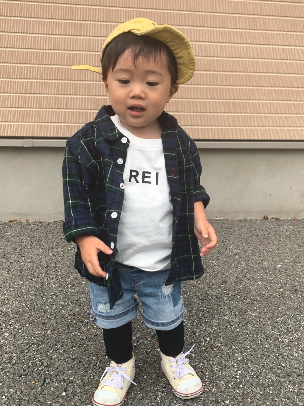「男の子コーデ、キッズコーデ、キッズファッション、カジュアルコーデ、おしゃれさんと繋がりたい、息子、息子コーデ」｜「Handmadeのアイテム（トップス、ホワイト系）」を使った、KIRA☆REIさん（キッズ・80cm）の秋コーディネートの1枚目の写真