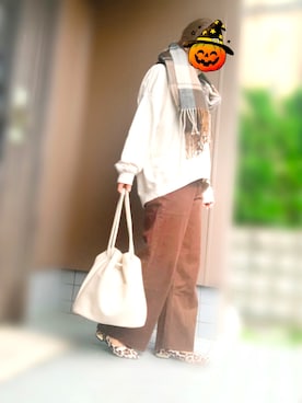 「ブラウンパンツ」｜「アイテム（パンプス）」を使った、みーこさん（レディース・153cm）の秋コーディネート