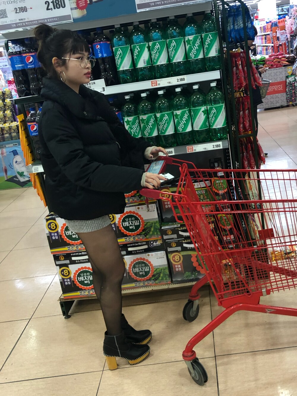 「ZARA、Juemi、moussy、韓国」｜「ZARAのアイテム（ジャケット/アウター、ブラック系）」を使った、amichqnさん（レディース・160cm）の夏コーディネートの1枚目の写真