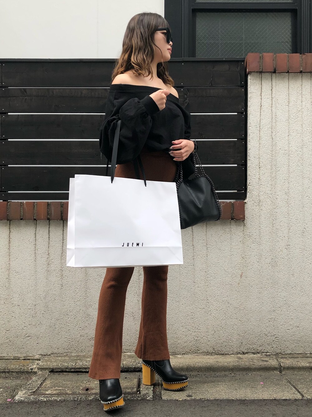 「moussy、AZUL by moussy、Juemi、GRL」｜「GRLのアイテム（バッグ、ブラック系）」を使った、amichqnさん（レディース・160cm）の夏コーディネートの1枚目の写真