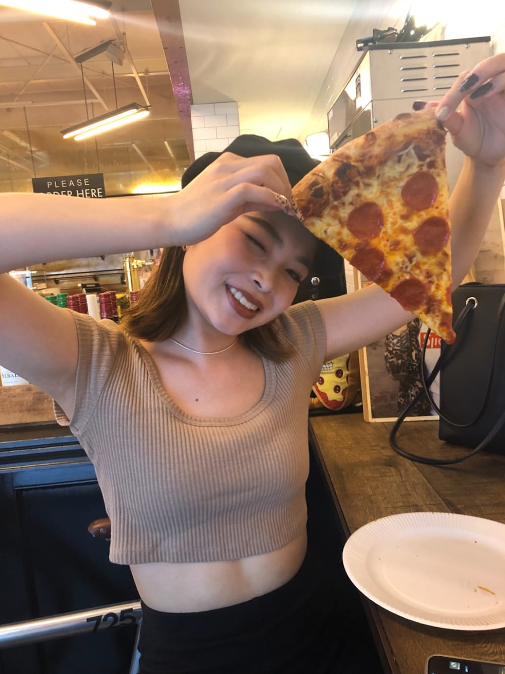 「FOREVER 21、Juemi」｜「juemiのアイテム（トップス、ベージュ系）」を使った、amichqnさん（レディース・161cm）の秋コーディネートの1枚目の写真