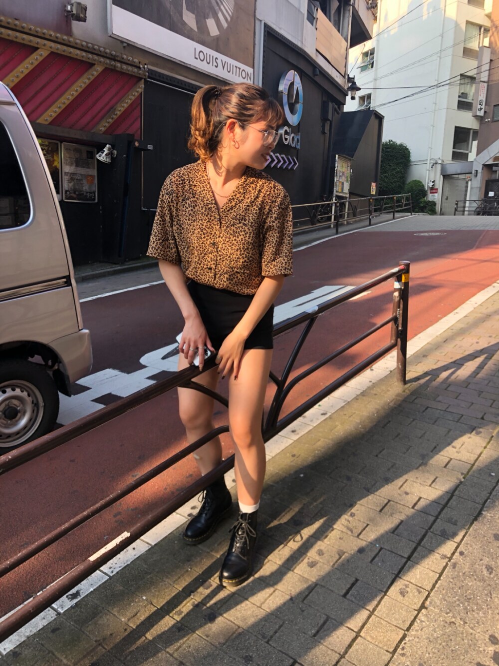 「moussy、Dr.Martens、GRL」｜「MOUSSYのアイテム（トップス、その他）」を使った、amichqnさん（レディース・161cm）の秋コーディネートの1枚目の写真