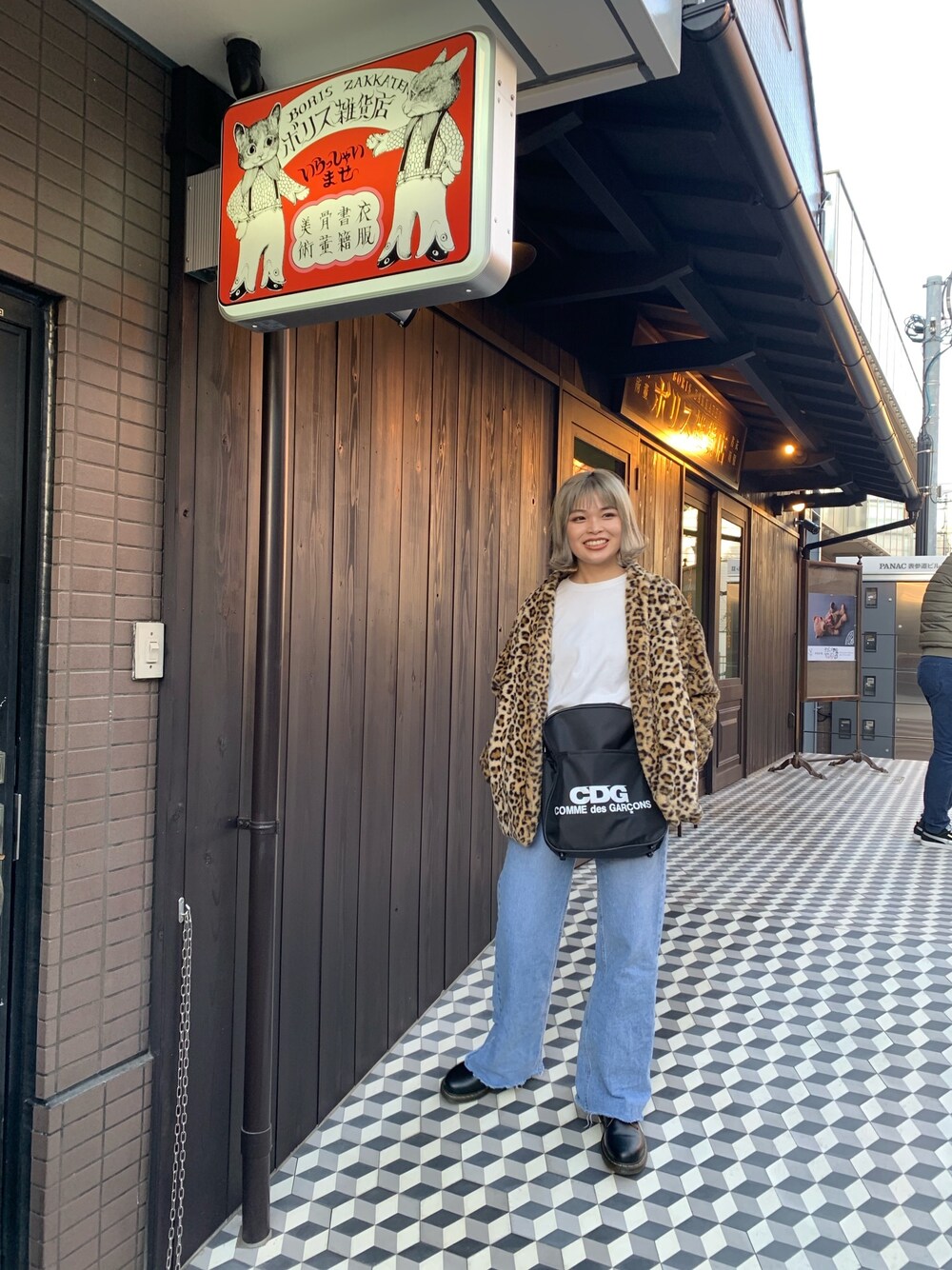 「Dr.Martens、マーチン、レオパード、GU、COMME des GARCONS、CDG、スタイルナンダ、STYLENANDA」｜「Championのアイテム（トップス、ホワイト系）」を使った、amichqnさん（レディース・163cm）の秋コーディネートの1枚目の写真