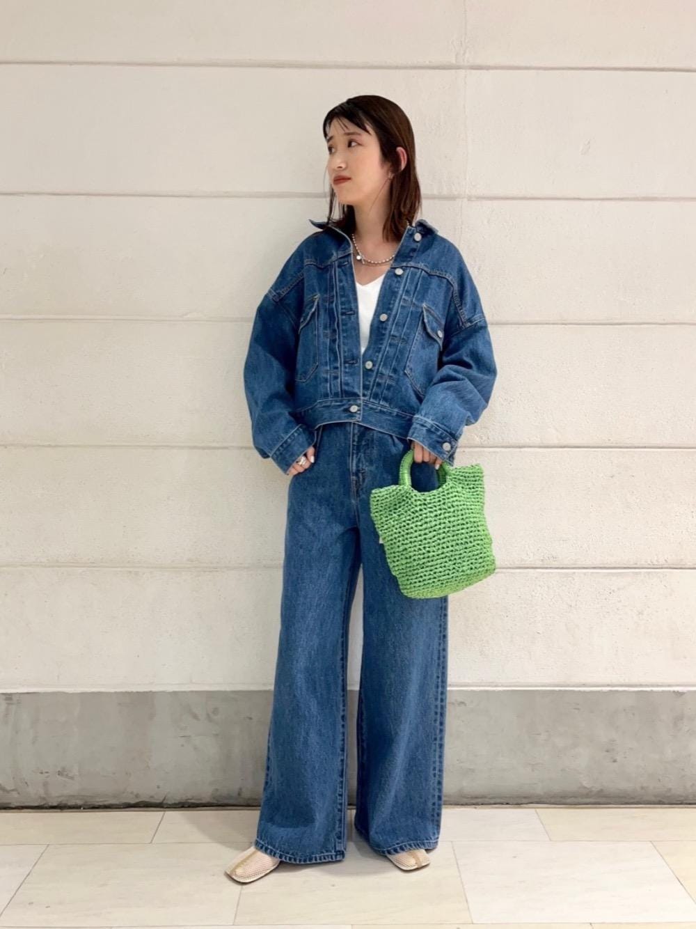 「トレンド、シューズ、デニムパンツ、RECOMMEND  ITEM STYLING、SPRING OUTER STYLE」｜「VELATTIの【別注】＜VELATTI＞クロスリング（リング、シルバー系）」を使った、natsukiさん（レディース・160cm）の冬コーディネートの1枚目の写真