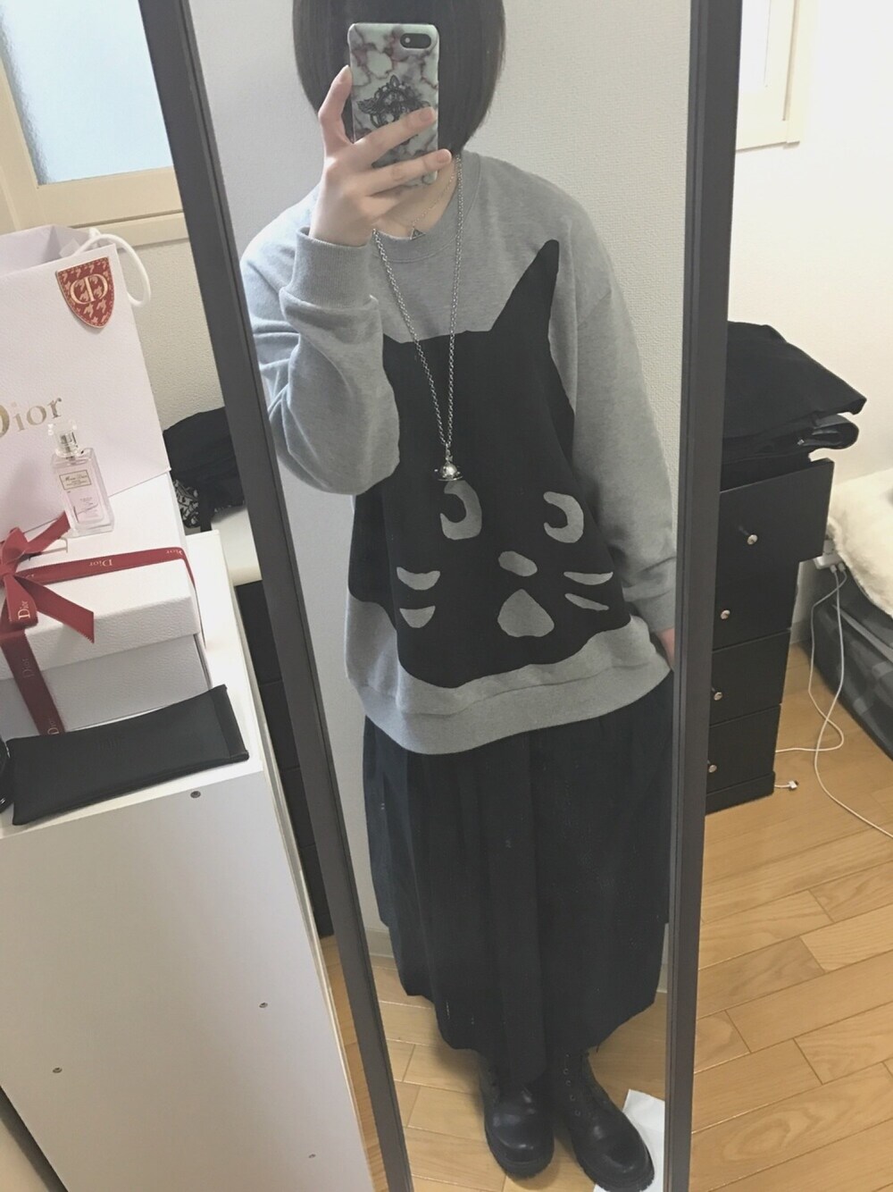 「にゃー、ネネット、スウェット、部屋着」｜「Ne-netのアイテム（トップス、グレー系）」を使った、chiiiさん（レディース・158cm）の冬コーディネートの1枚目の写真