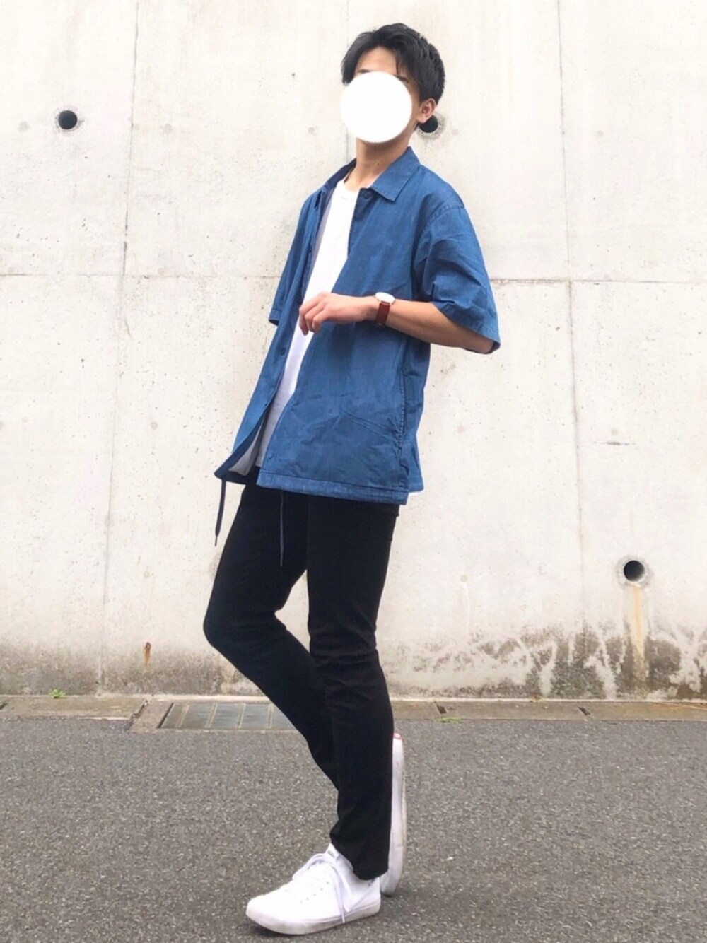 「シンプルコーデ、お洒落さんとつながりたい、デニムコーチジャケット、GU、黒スキニー、VANS、スニーカー」｜「GUのアイテム（ジャケット/アウター、ブルー系）」を使った、りゅうくんさん（メンズ・173cm）の夏コーディネートの1枚目の写真