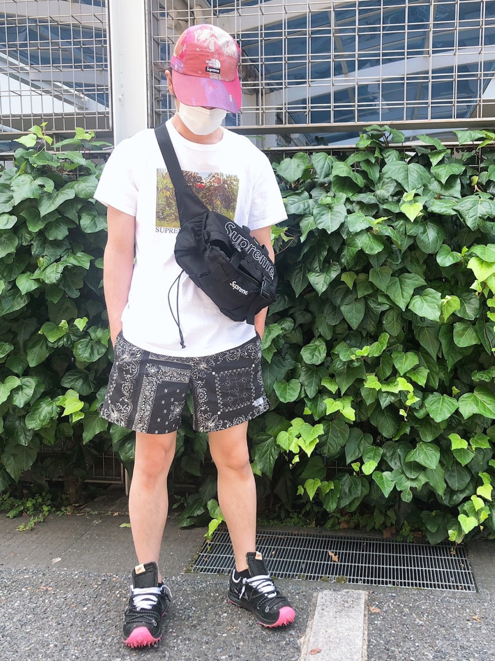 Supreme のTシャツ/カットソーを使った「バンダナ柄」の人気