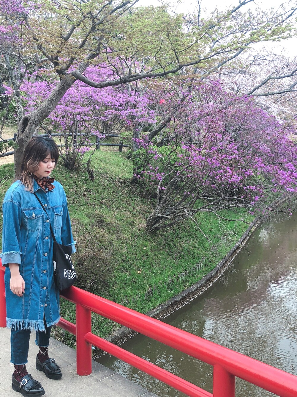 「HARE、LOWRYSFARM、jouetie、THRASHER、ootd、デニムコーデ」｜「HAREのフリンジデニムコート（HARE）（デニムジャケット、ブルー系）」を使った、▽△MIKI▽△さん（レディース・154cm）の春コーディネートの1枚目の写真