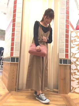 「アイテム（つなぎ/オールインワン、ベージュ系）」を使った、rina matsumotoさん（レディース・163cm）の秋コーディネート