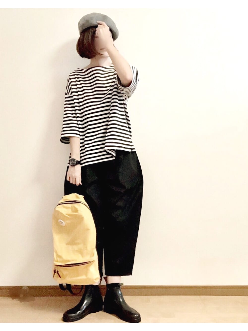 「秋服準備はじめました、ゆるコーデ、ボーダー、ボーダーワイドスリーブT、バルーンパンツ、ベレー帽、黄色リュック、STANDARD SUPPLY、barbour、レインブーツ」｜「BEAMS BOYのBEAMS BOY / 配色ベレー（ハンチング/ベレー帽、グレー系）」を使った、こはる。さん（レディース・163cm）の秋コーディネートの1枚目の写真