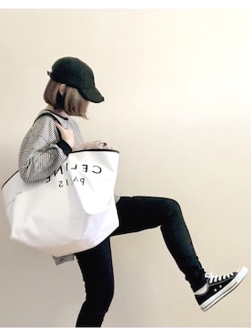 「CELINE」｜「アイテム（キャップ）」を使った、こはる。さん（レディース・163cm）の秋コーディネート